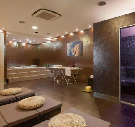 Sleeps 10 Pool Air Con 빌라