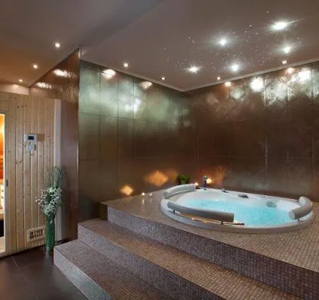 Sleeps 10 Pool Air Con * Karojba