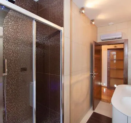 빌라 Sleeps 10 Pool Air Con